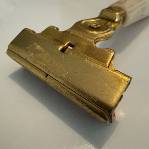 Vintage Eversharp Schick Injector Safety Razor Type G Bakelite Handle USA 1940s - Picture 3 of 11